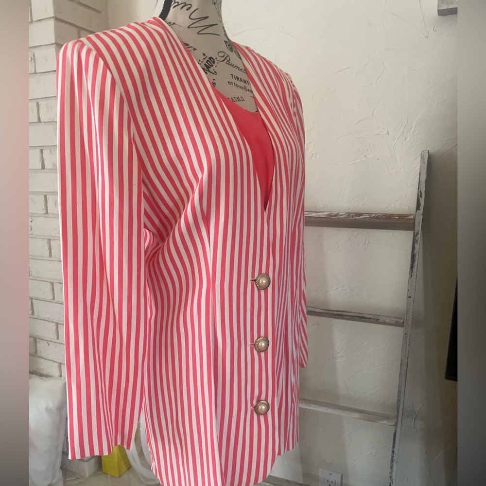 Vintage 1980s Blazer Jacket Tailored Fit Vibrant Striped Coral Shoulder Padd